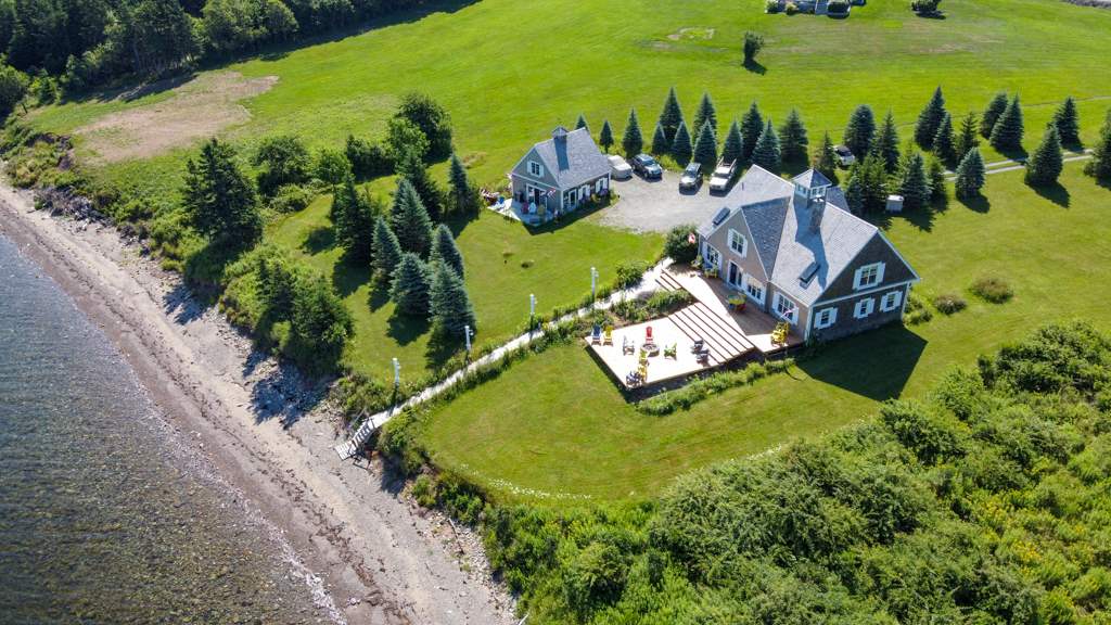 2150 Point Edward Highway, Point Edward, (MLS® 201914052) RE/MAX nova