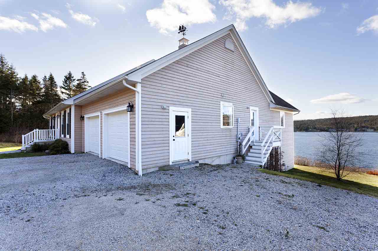 167 Boutilier's Point Road, Boutiliers Point, (MLS® 202020607) RE/MAX nova