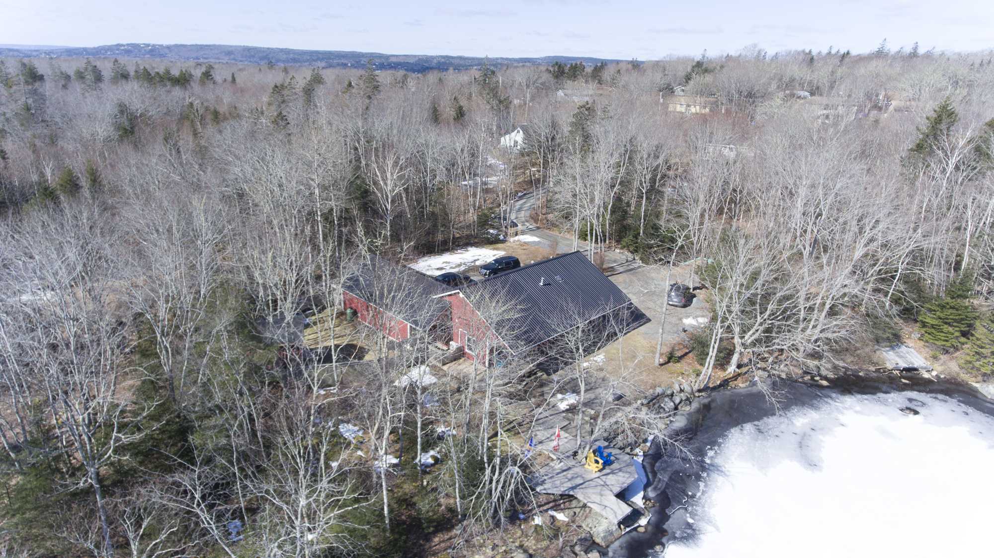 35 Hubley Mill Lake Road, Upper Tantallon, (MLS® 202105176) RE/MAX nova