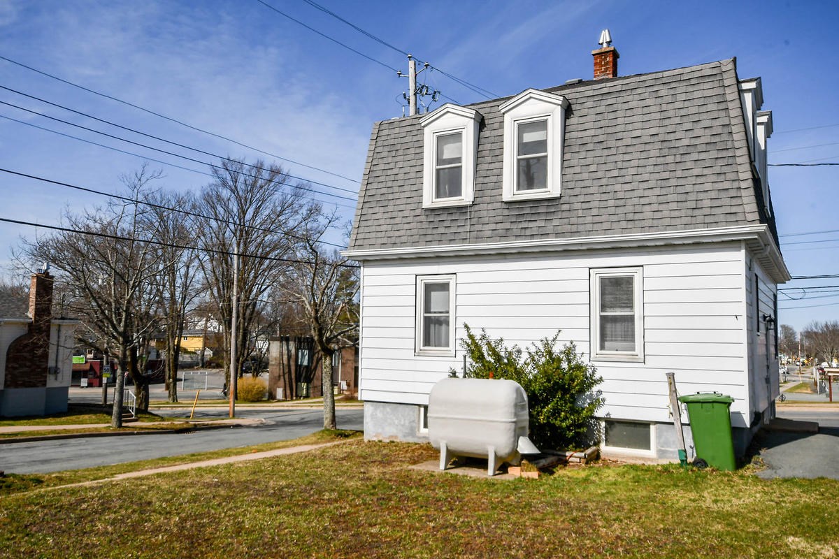 3494 Robie Street, Halifax, (MLS® 202108106) RE/MAX nova