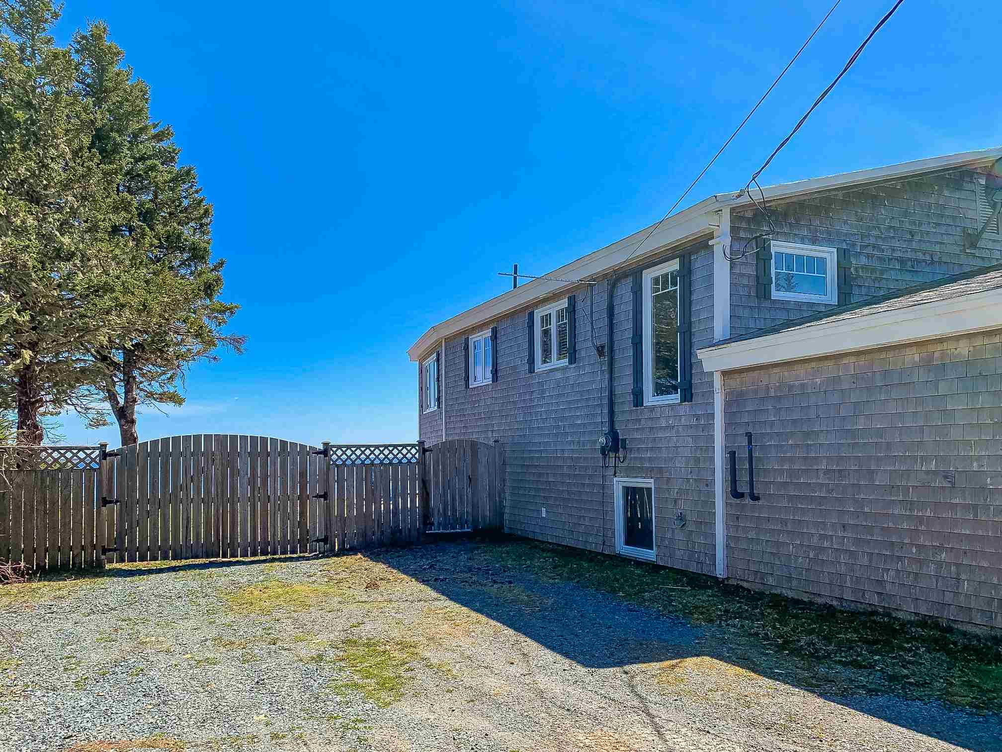 555 Green Bay Road, Green Bay, (MLS® 202108574) RE/MAX nova