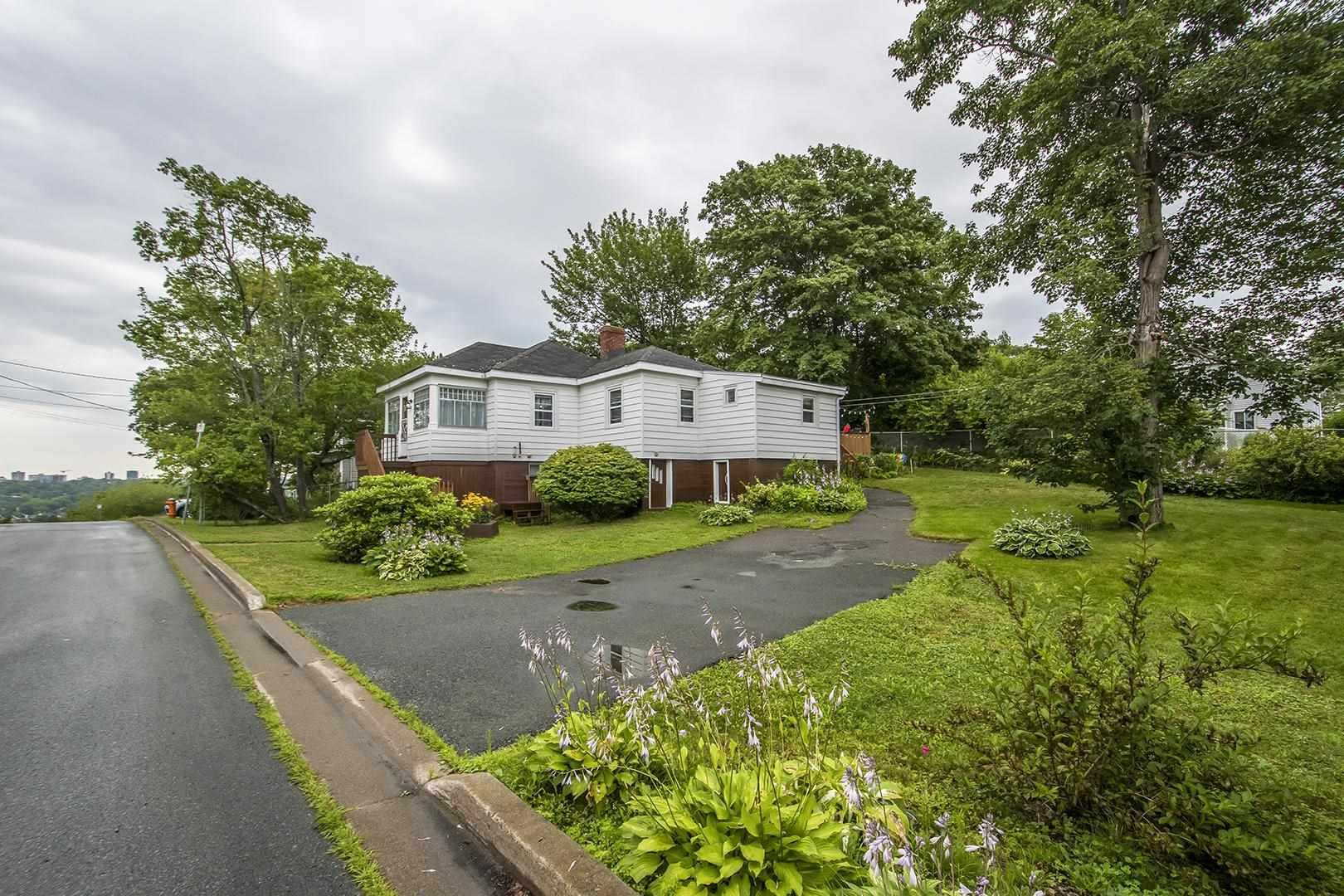 22 Maplewood Drive, Halifax, (MLS® 202120037) RE/MAX nova