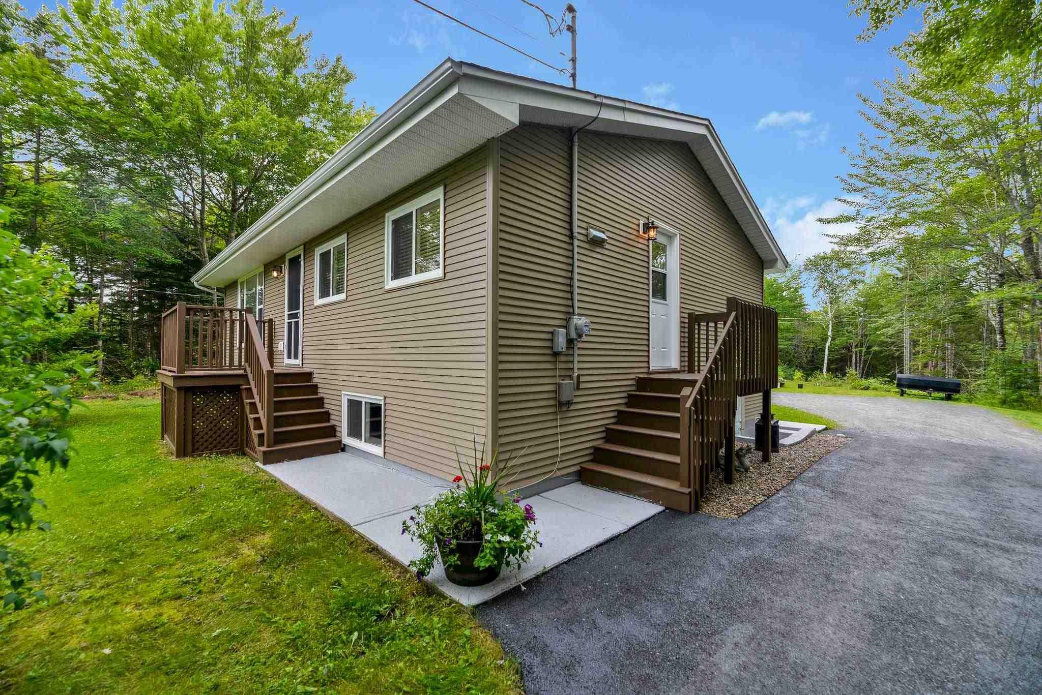 129 Hubley Mill Lake Road, Upper Tantallon, (MLS® 202120825) RE/MAX nova