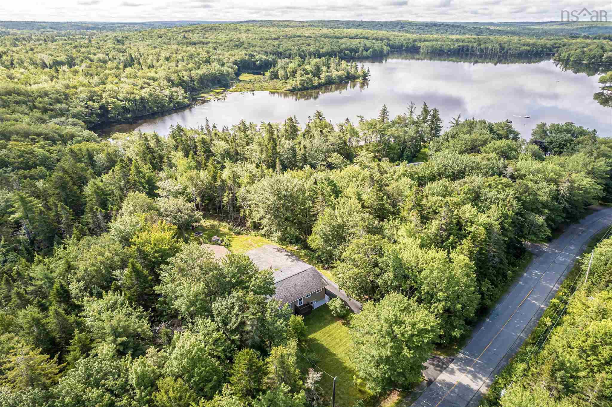 129 Hubley Mill Lake Road, Upper Tantallon, (MLS® 202120825) RE/MAX nova