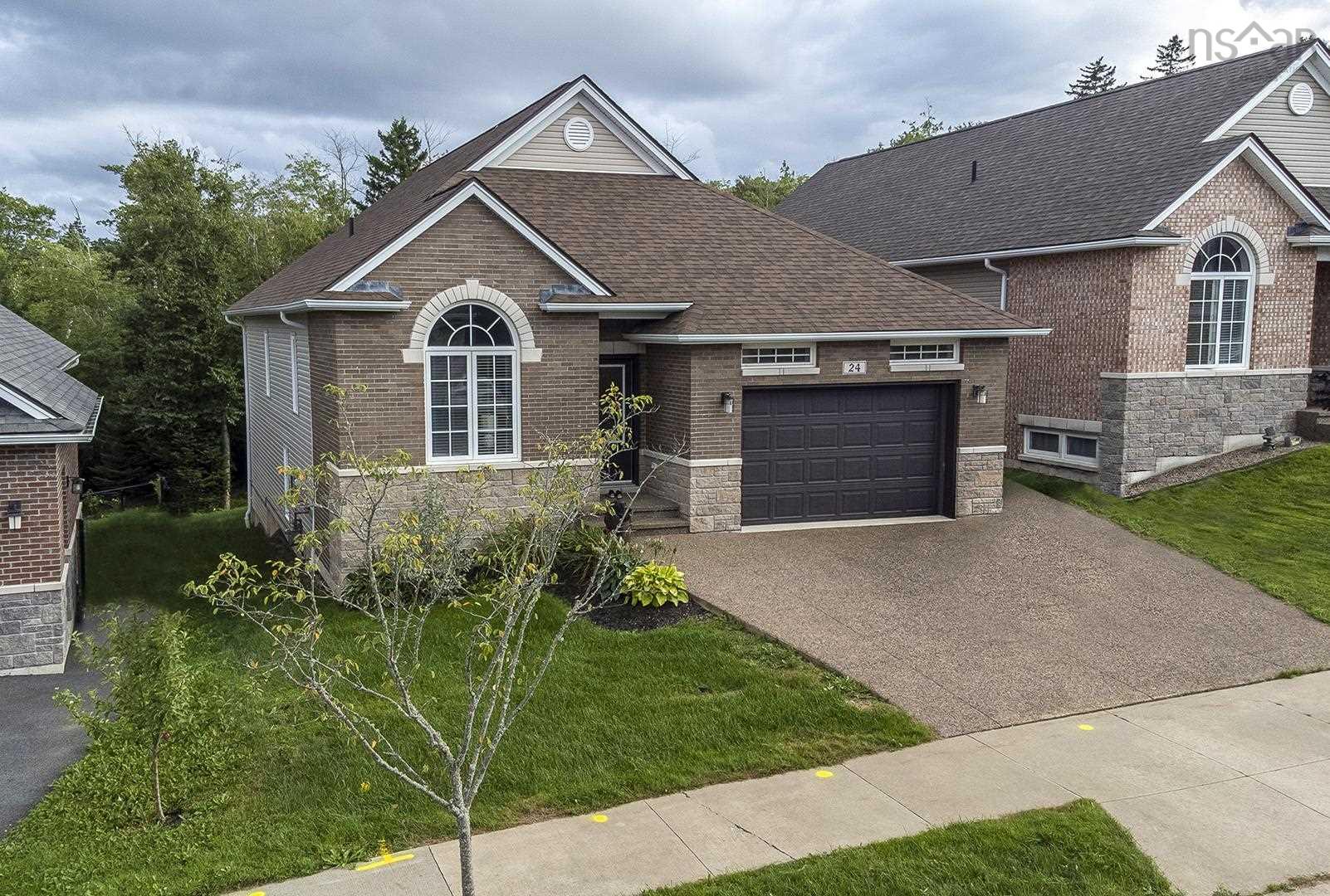 194 Basswood Run, Dartmouth, Nova Scotia RE/MAX nova