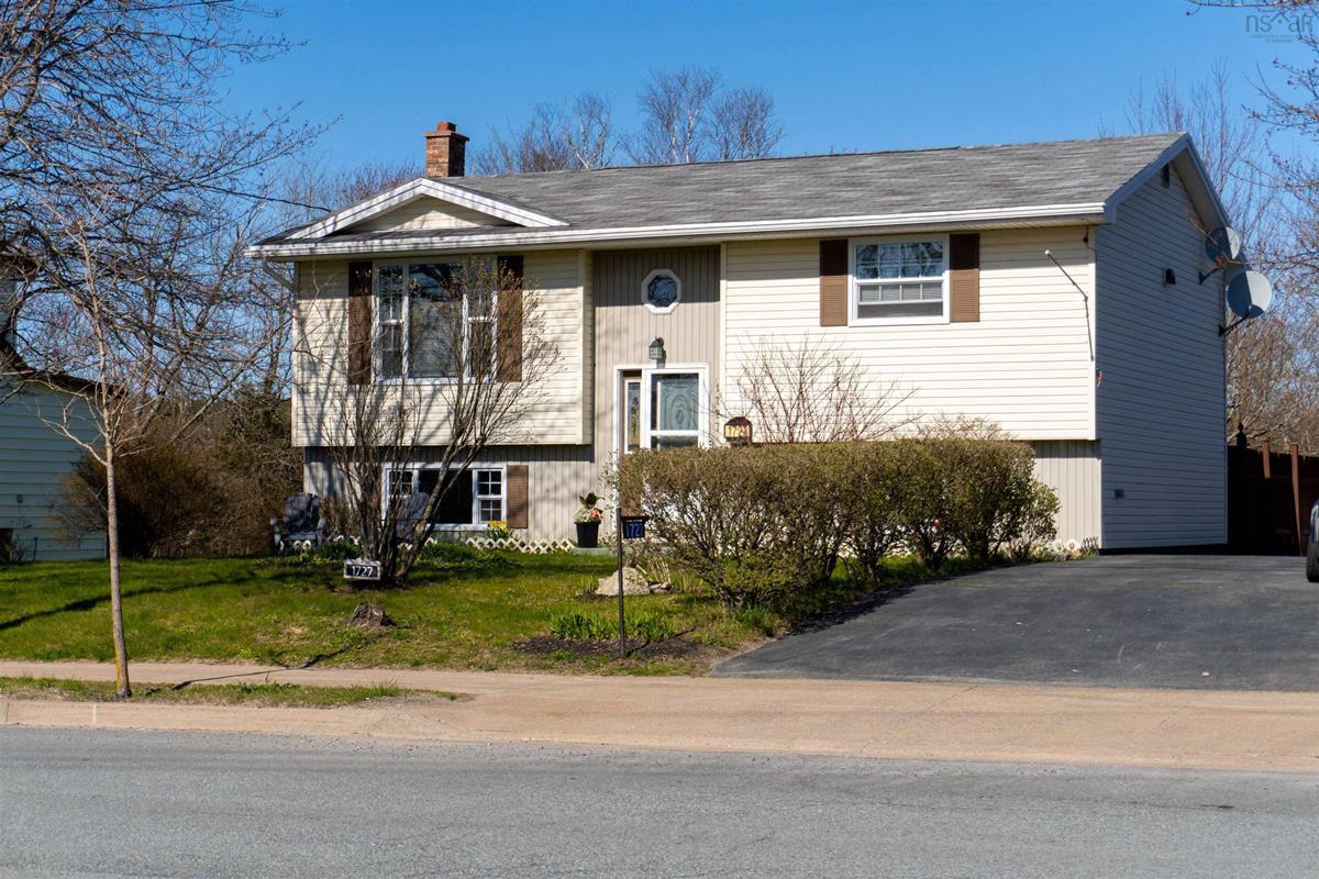 1727 St Margarets Bay Road, Timberlea, (MLS® 202210059) RE/MAX nova