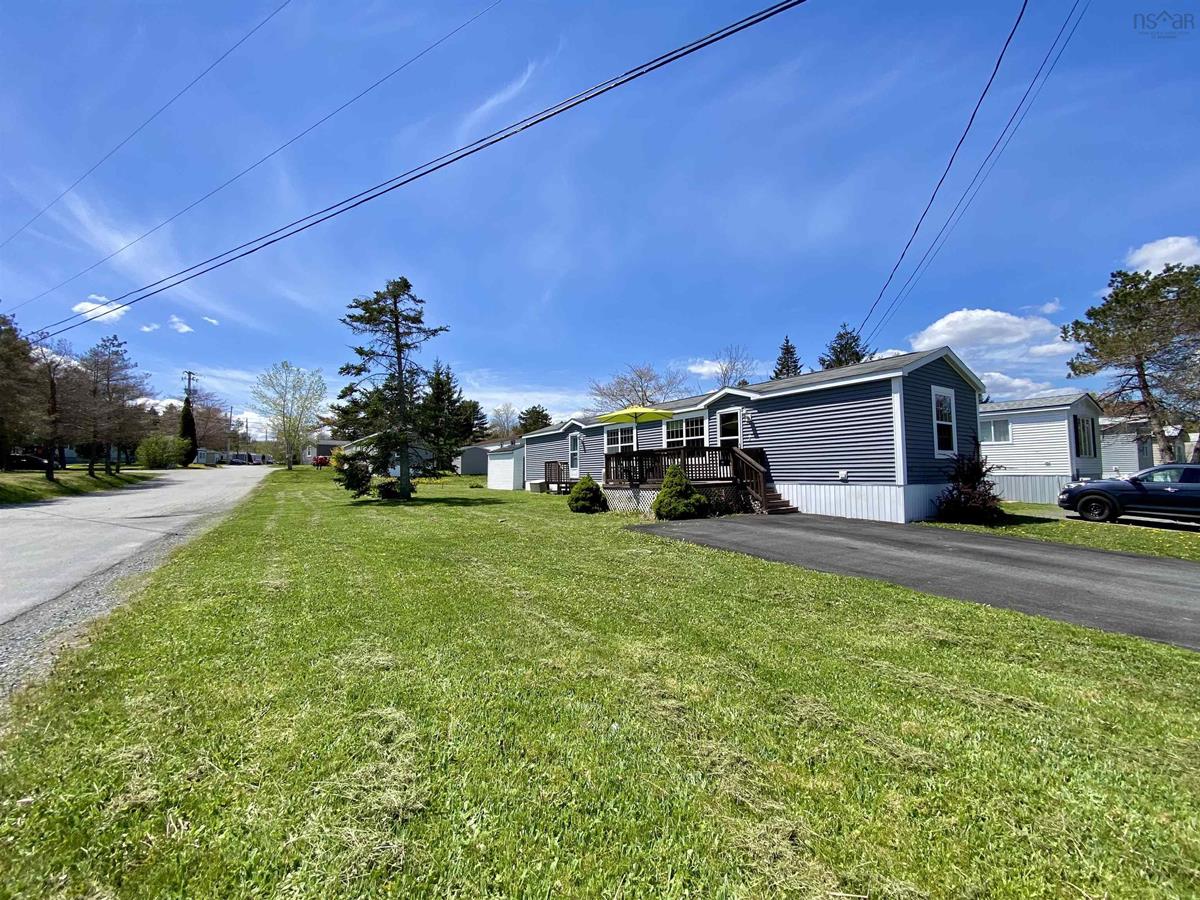 1400 Duck Pond Drive, Beaver Bank, (MLS® 202211773) RE/MAX nova