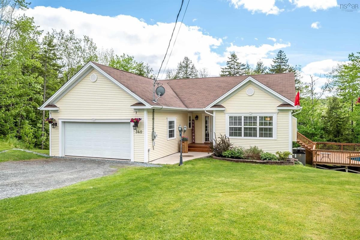 340 Laurel Ridge Drive, Beaver Bank, (MLS® 202212426) RE/MAX nova