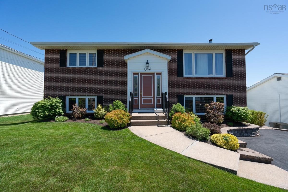 135 Basinview Drive, Bedford, (MLS® 202213300) RE/MAX nova