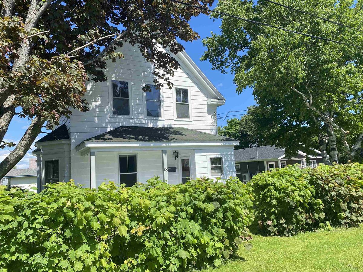 18 Queen Street, Sydney Mines, (MLS® 202214528) RE/MAX nova