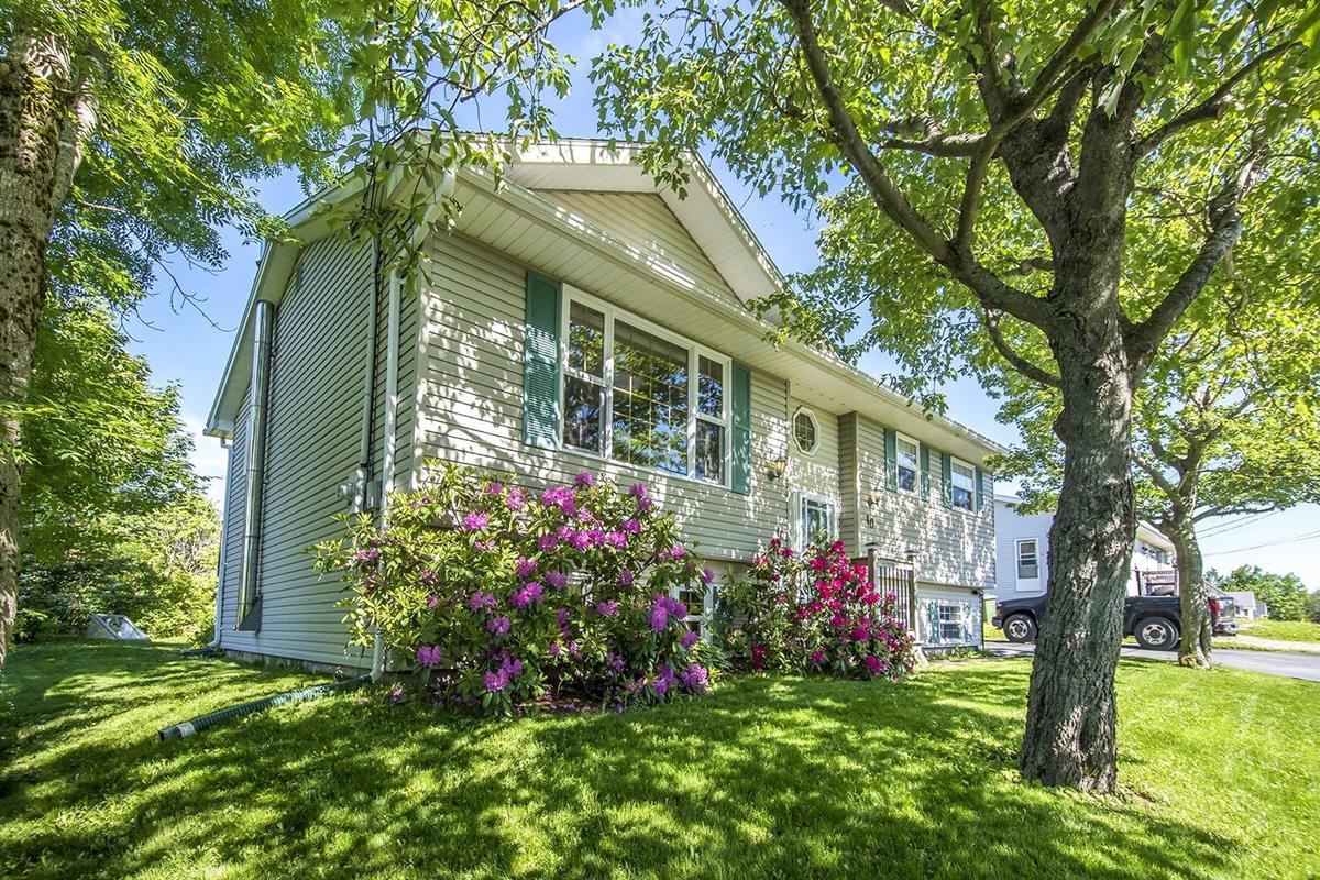 10 Lakeside Drive, Lakeside, (MLS® 202215243) RE/MAX nova