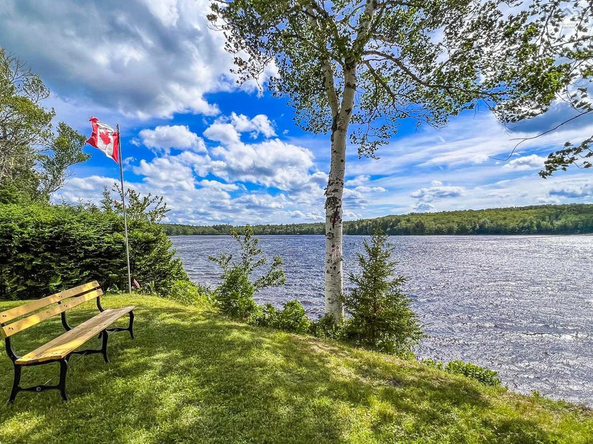 383 Lakecrest Drive, Armstrong Lake, (MLS® 202215628) RE/MAX nova