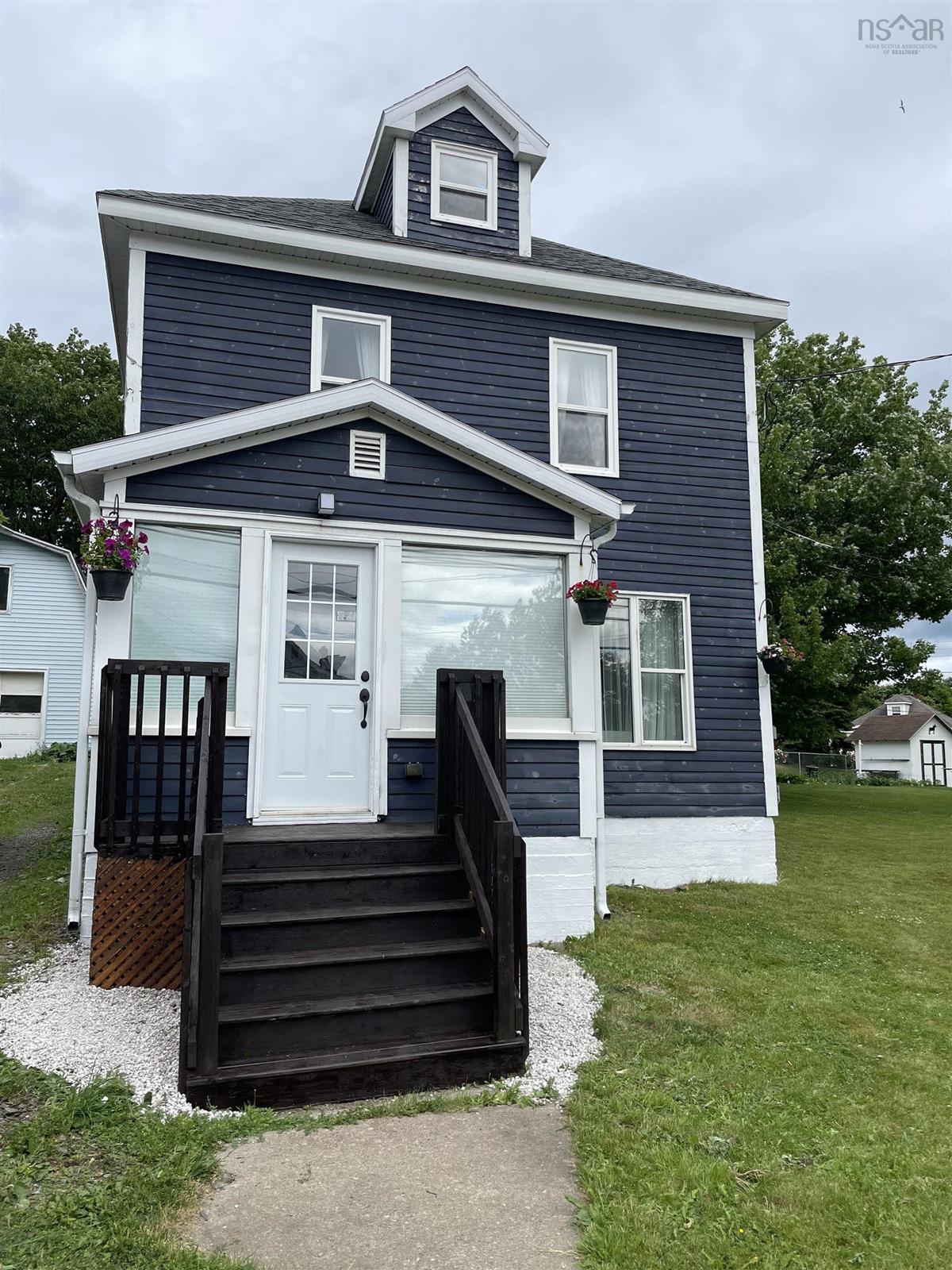 79 Fraser Avenue, Sydney Mines, (MLS® 202217850) RE/MAX nova