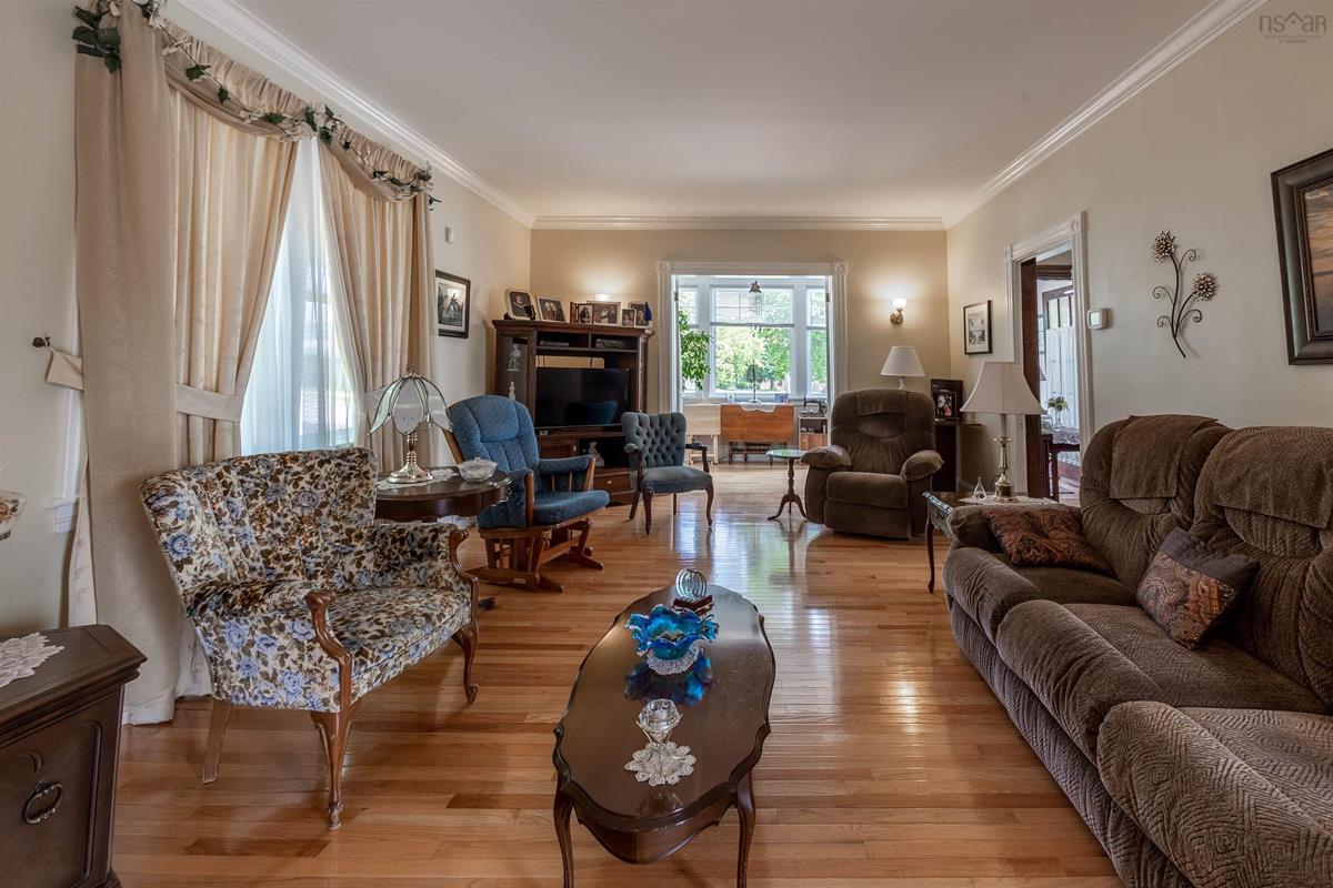 123 Royal Avenue, Sydney, (MLS® 202217994) RE/MAX nova