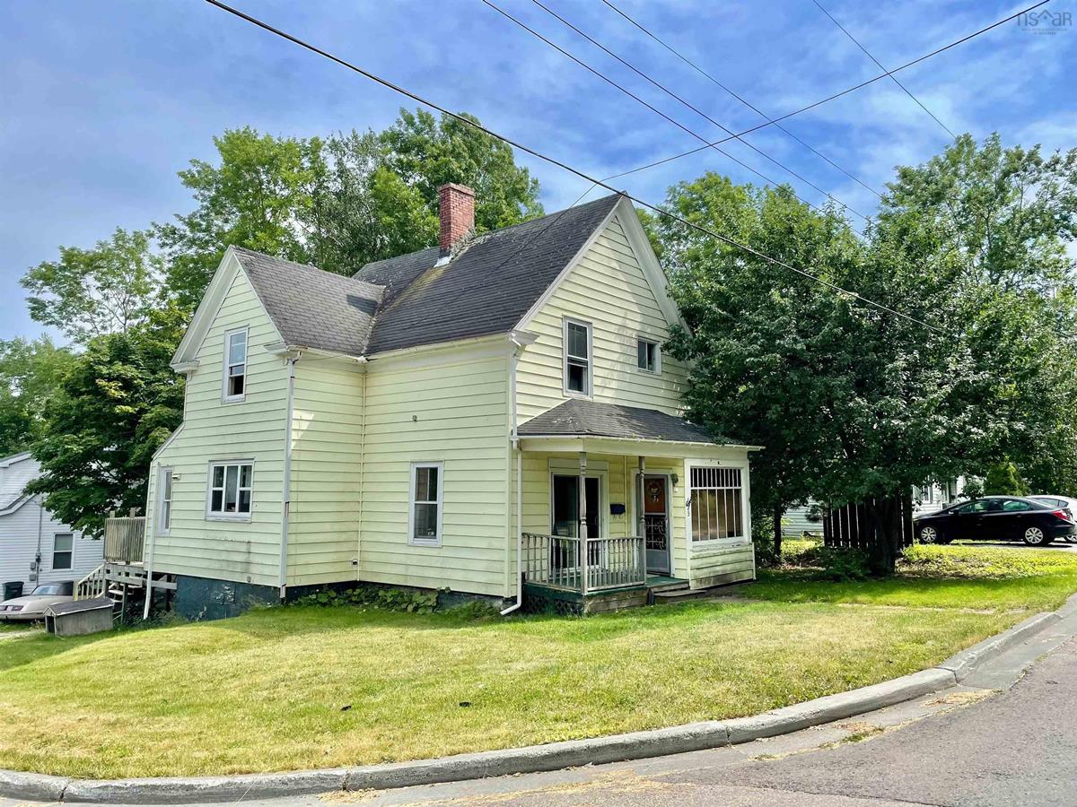 5 Brown Street, Sydney Mines, (MLS® 202218174) RE/MAX nova