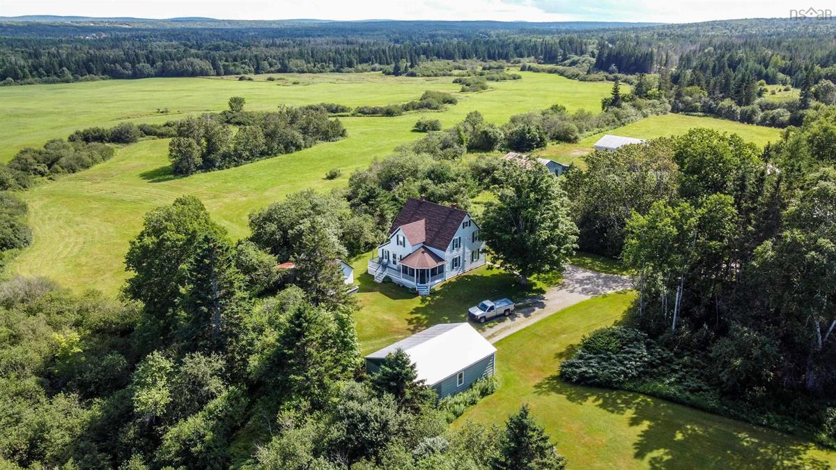 502 west big baddeck Road, Big Baddeck, (MLS® 202218690) RE/MAX nova