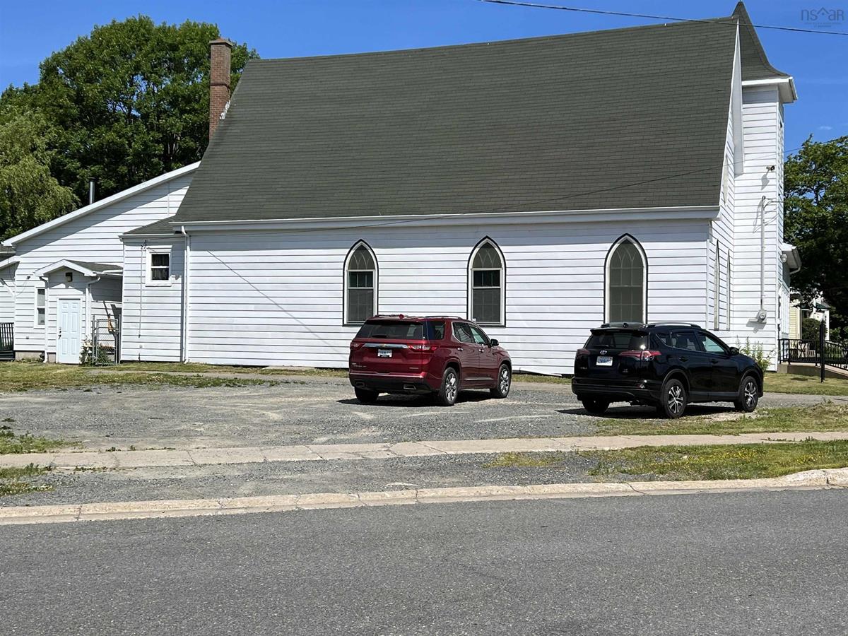 30 Clyde Avenue, Sydney Mines, (MLS® 202218882) RE/MAX nova