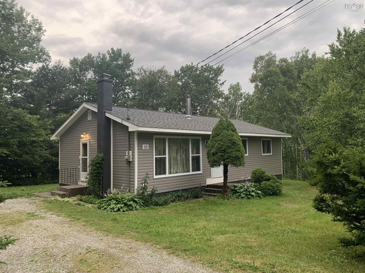 10 Mountain View Drive, Sydney Forks, (MLS® 202219602) RE/MAX nova