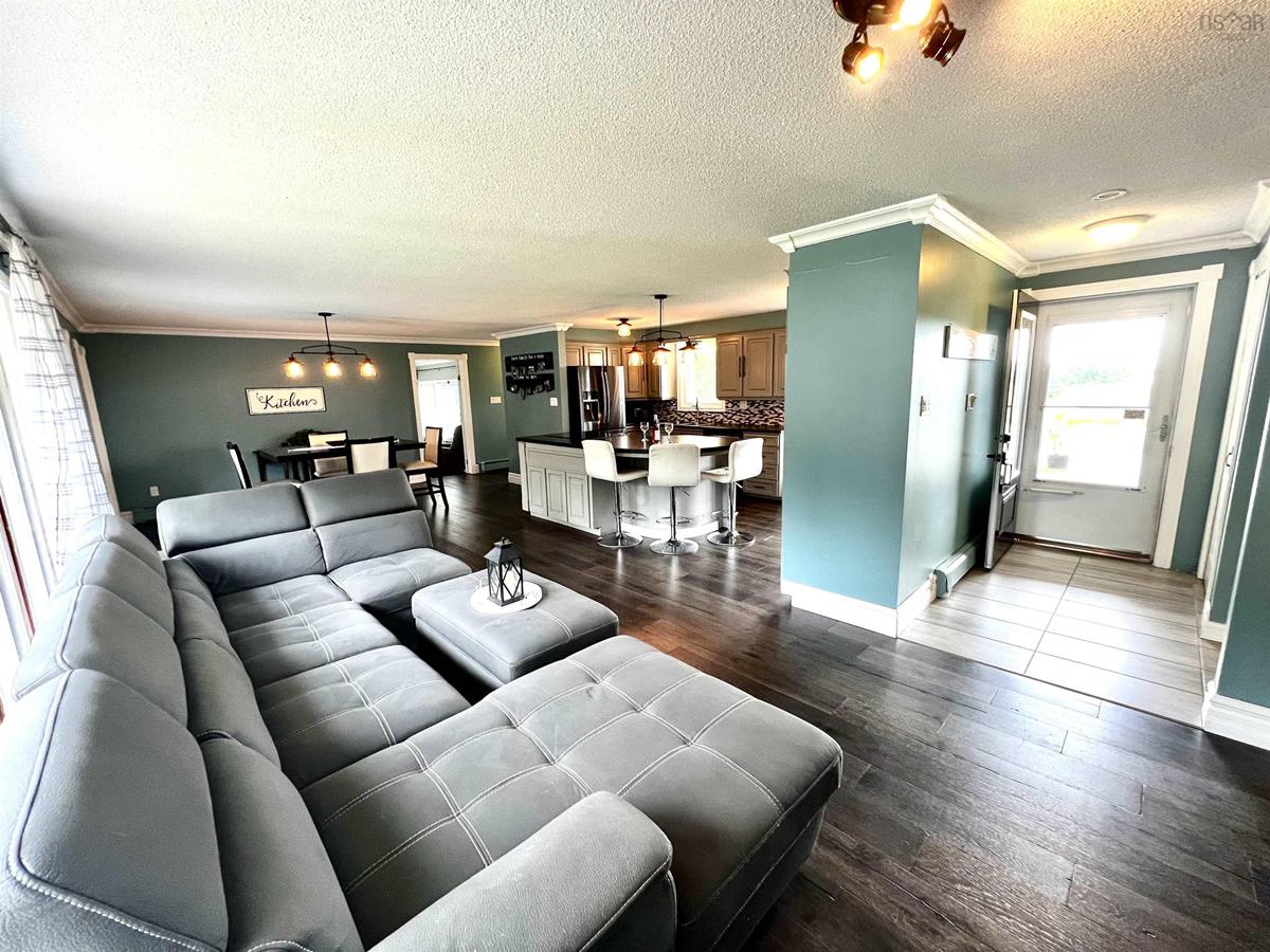 452 Seaview Drive, North Sydney, (MLS® 202219900) RE/MAX nova