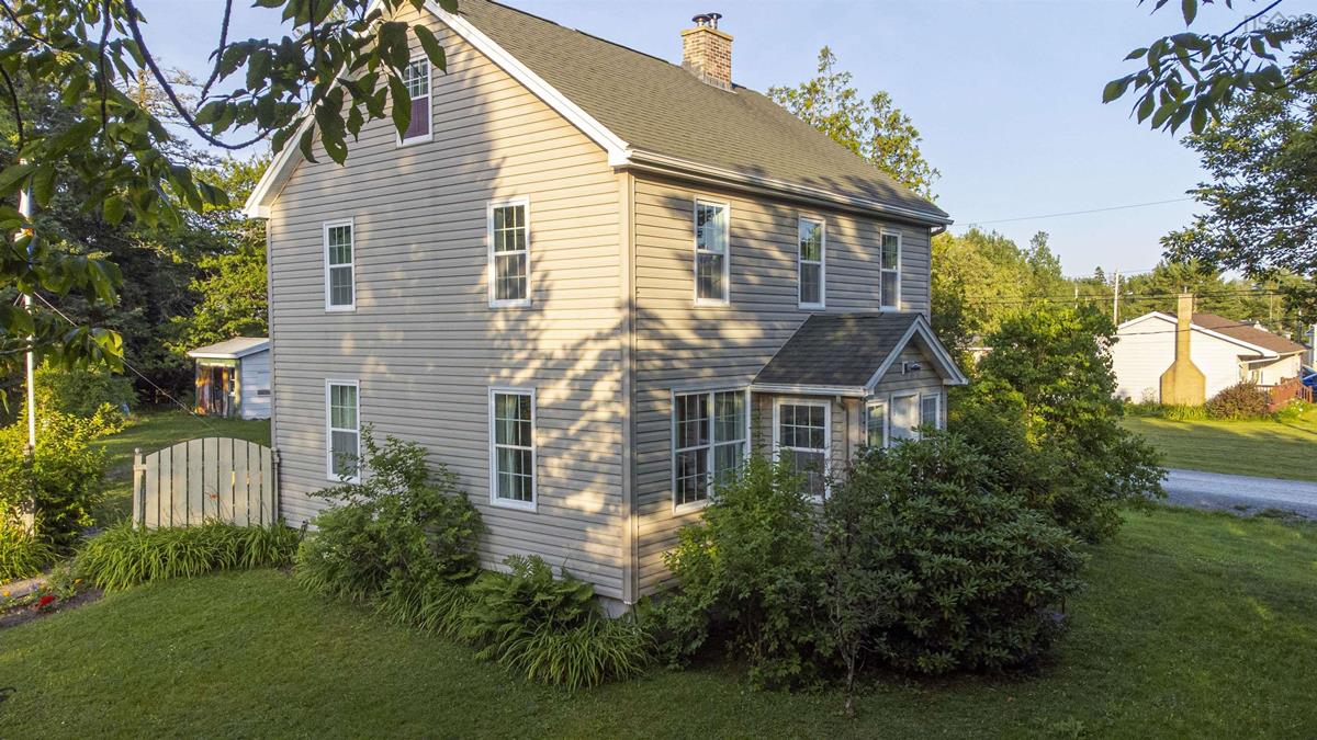 631 Highway 1, Mount Uniacke, (MLS® 202220191) RE/MAX nova