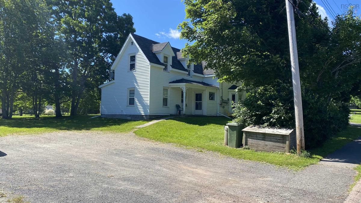 2141 Queen Street, Westville, (MLS® 202220986) RE/MAX nova