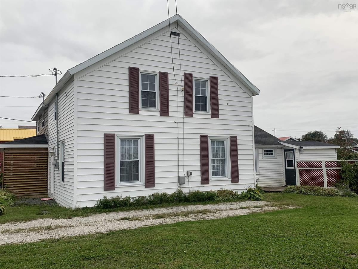 423 King Street, New Waterford, (MLS® 202222940) RE/MAX nova