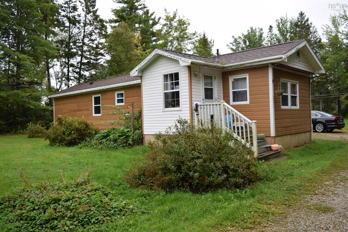 1285 Highway 12, Chester Grant, (MLS® 202222947) RE/MAX nova