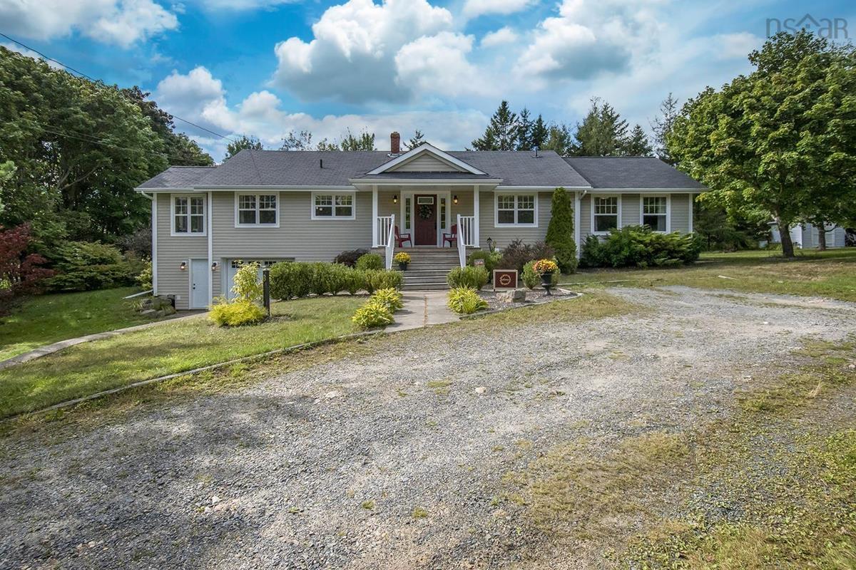 8 Hubley Mill Lake Road, Upper Tantallon, (MLS® 202223107) RE/MAX nova