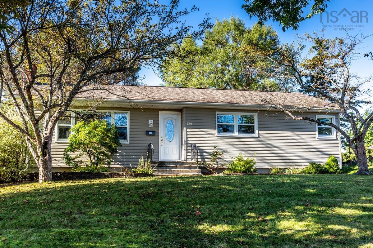 129 Brook Street, Lunenburg, (MLS® 202223407) RE/MAX nova