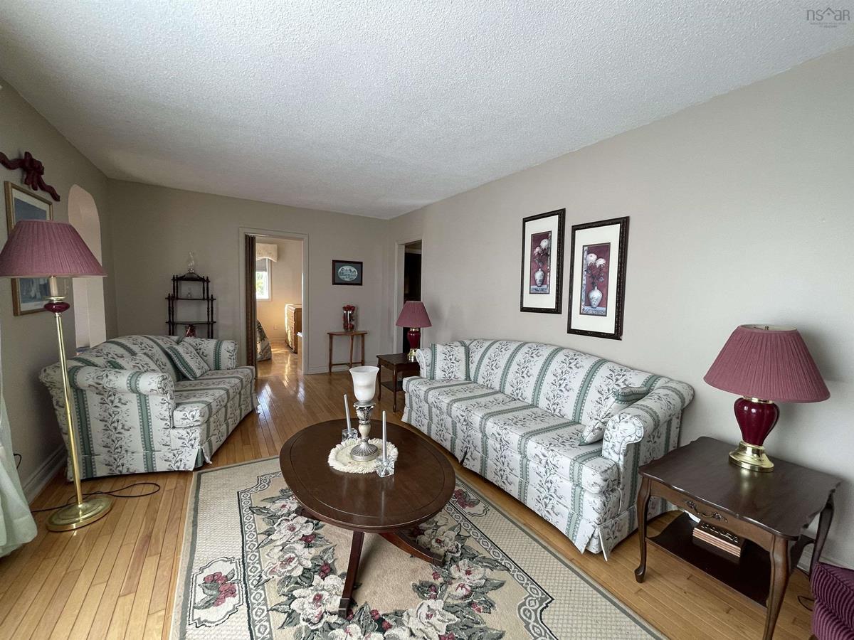 1371 Grand Lake Road, Sydney, (MLS® 202223854) RE/MAX nova