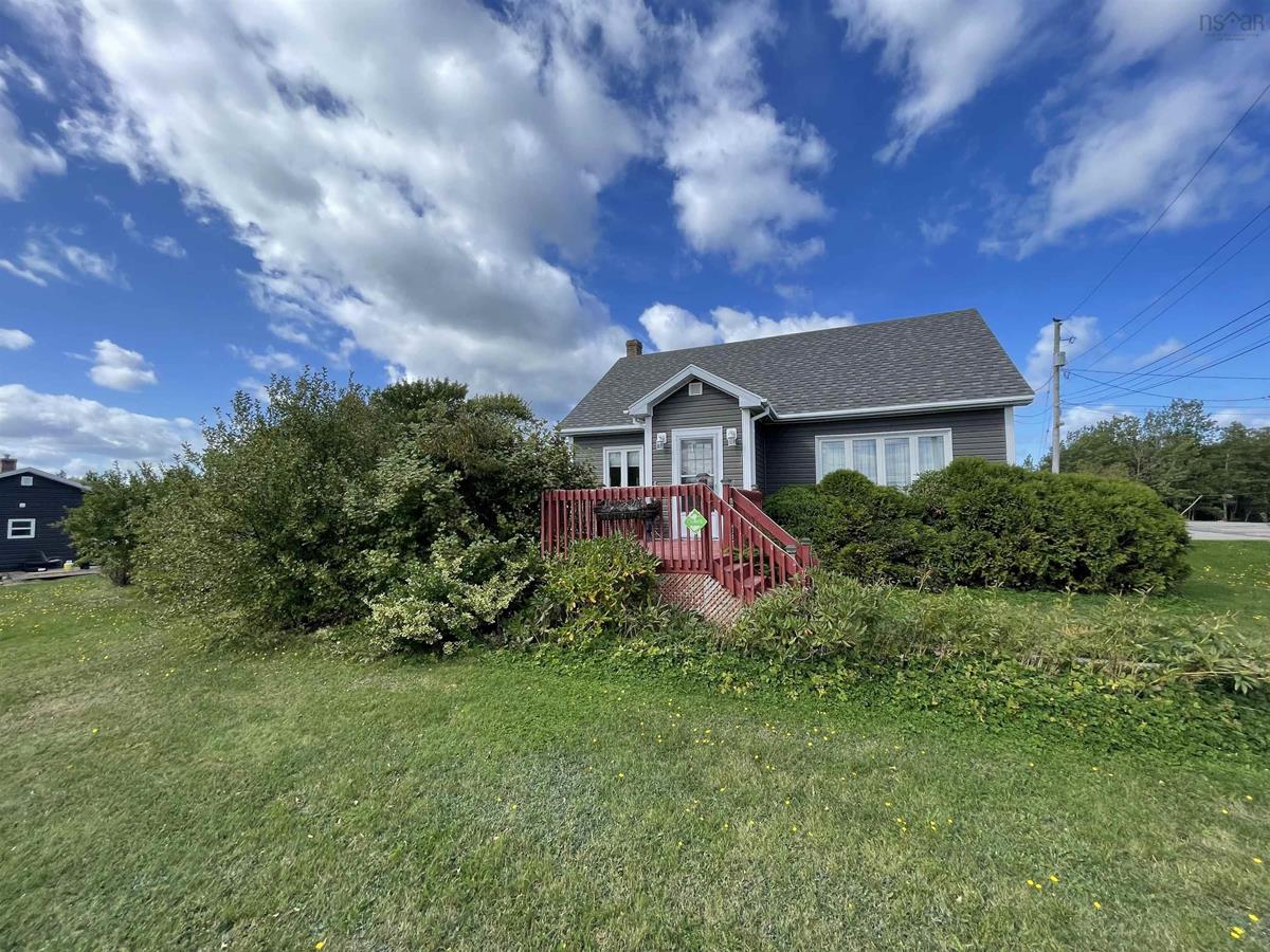 1371 Grand Lake Road, Sydney, (MLS® 202223854) RE/MAX nova