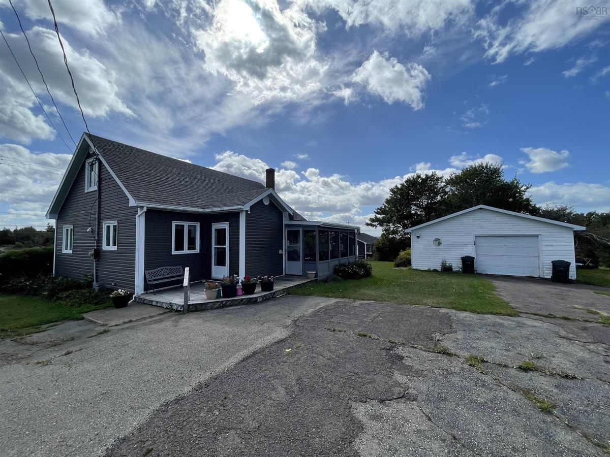 1371 Grand Lake Road, Sydney, (MLS® 202223854) RE/MAX nova