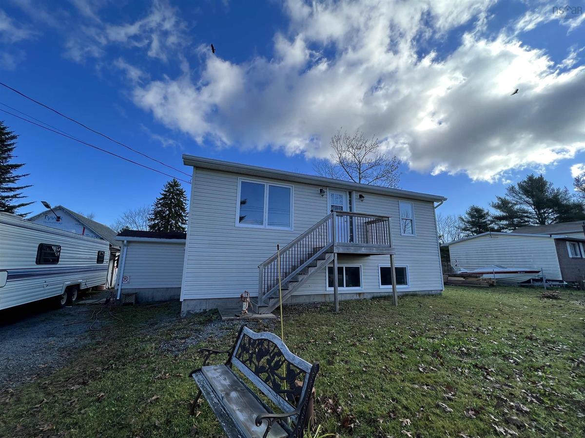 353 Highway 1, Mount Uniacke, (MLS® 202225606) RE/MAX nova