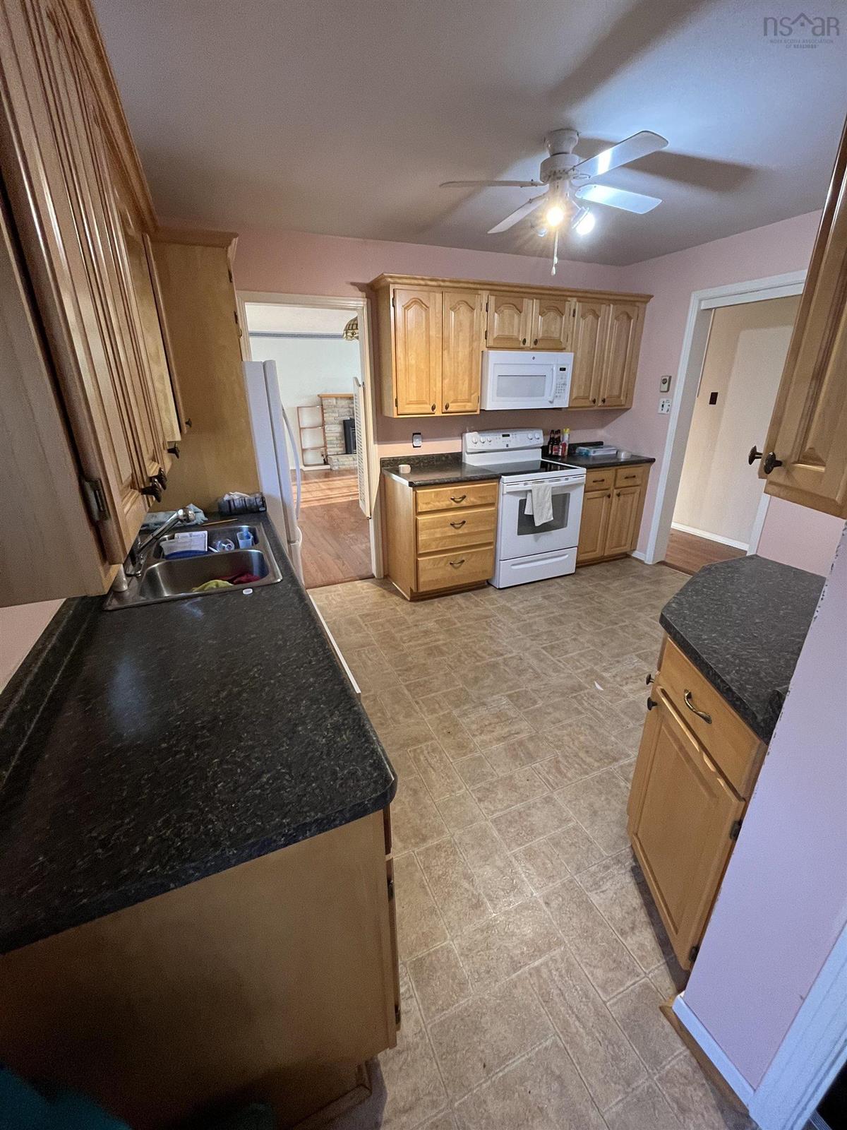 14 Fern Avenue, Bridgewater, (MLS® 202300112) RE/MAX nova