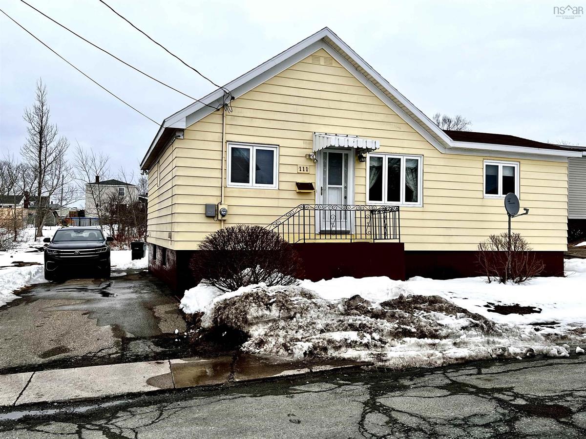 111 Lake Road, Glace Bay, (MLS® 202305001) RE/MAX nova