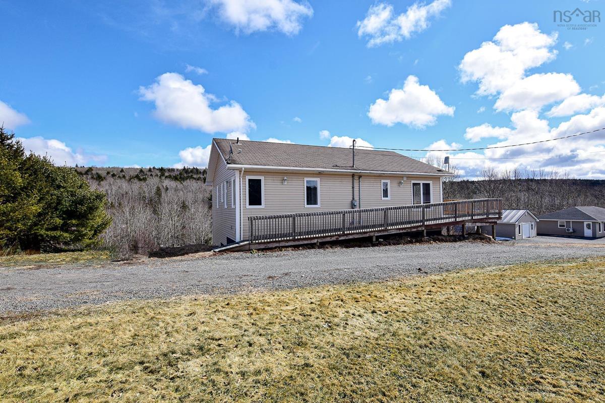 132 Lakeview Crescent, Upper Vaughan, (MLS® 202305157) RE/MAX nova