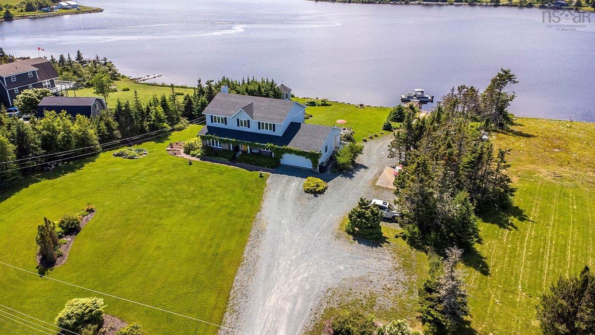 16 Emerald Drive, Three Fathom Harbour, (MLS® 202307635) RE/MAX nova