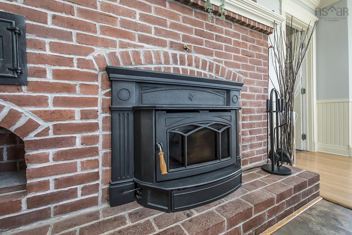 19448 Highway 2, Fort Ellis, (MLS® 202309746) RE/MAX nova