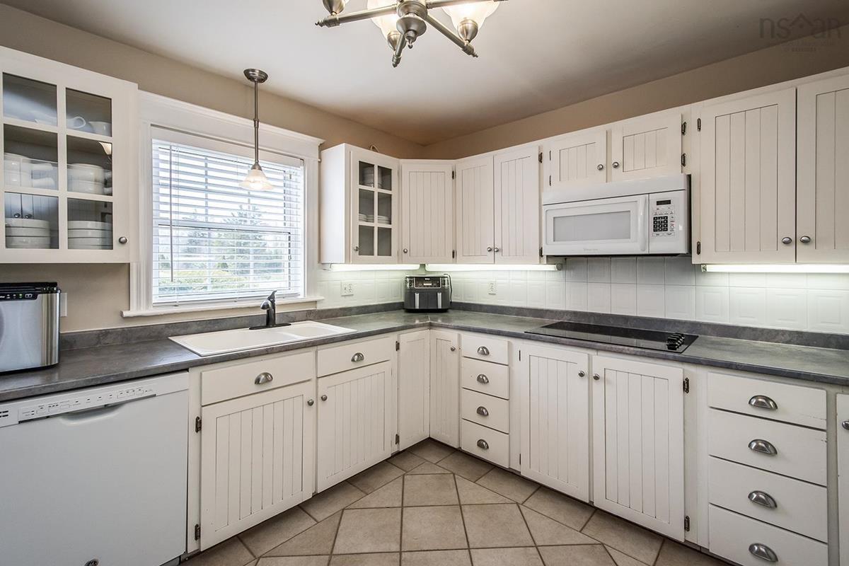 19448 Highway 2, Fort Ellis, (MLS® 202309746) RE/MAX nova