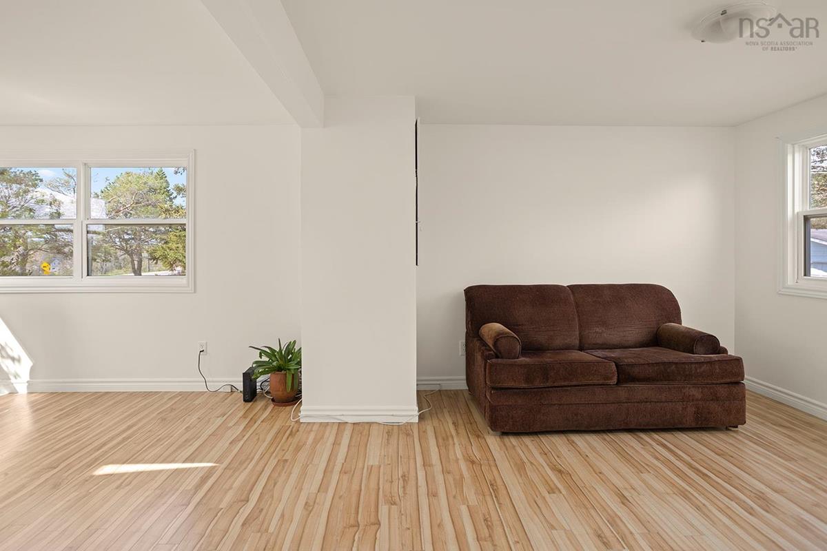 550 Seaview Drive, Upper North Sydney, (MLS® 202310889) RE/MAX nova