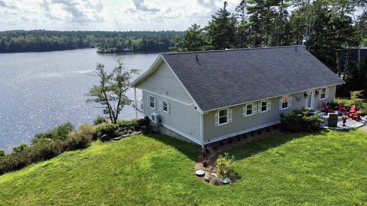 355 Aulenback Point Road, Sweetland, (MLS® 202313890) RE/MAX nova