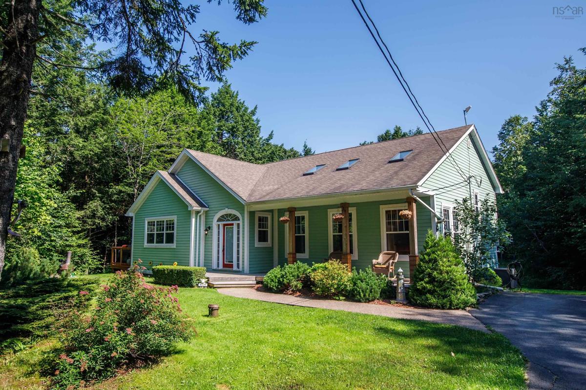 37 Oakleaf Crescent, Grand Lake, (MLS® 202315777) RE/MAX nova