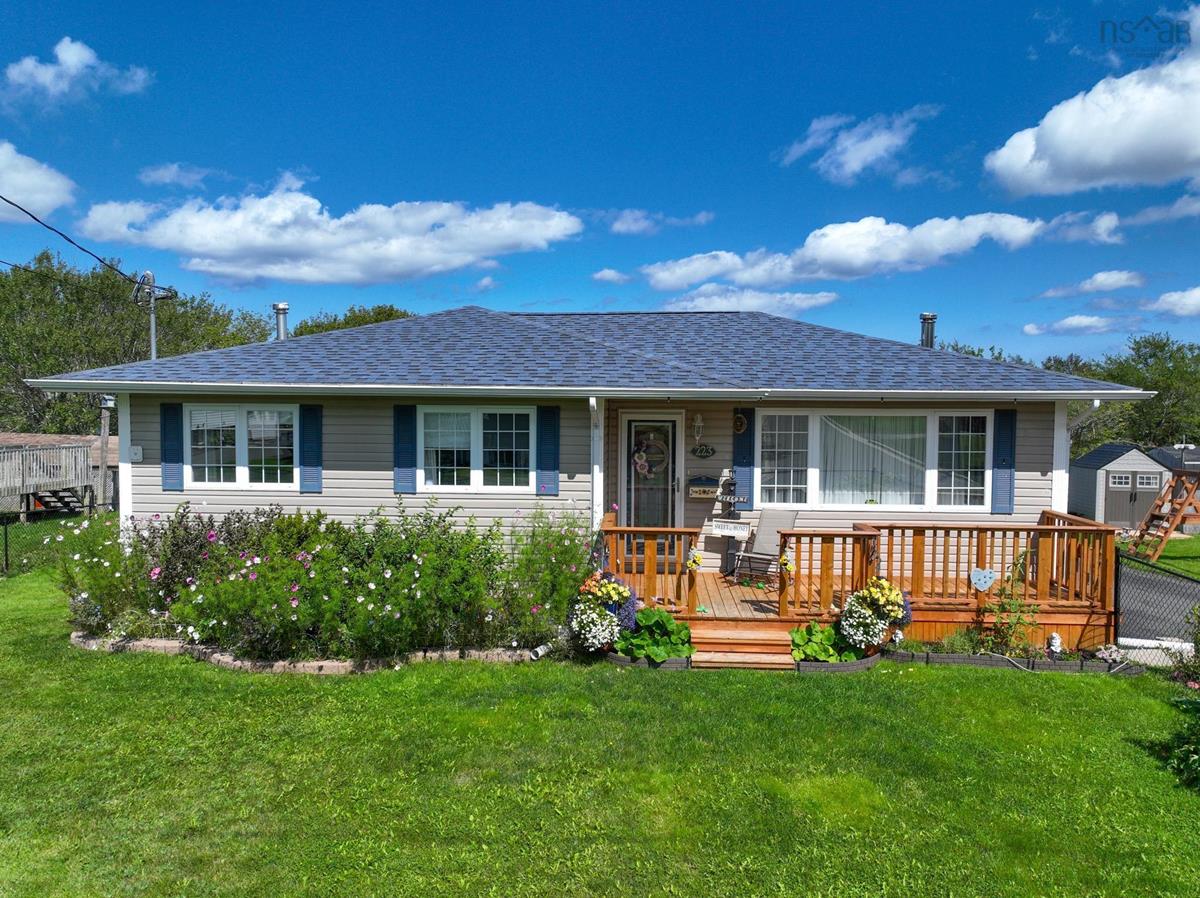 223 Lake Road Glace Bay Road, Cape Breton, (MLS® 202318332) RE/MAX nova