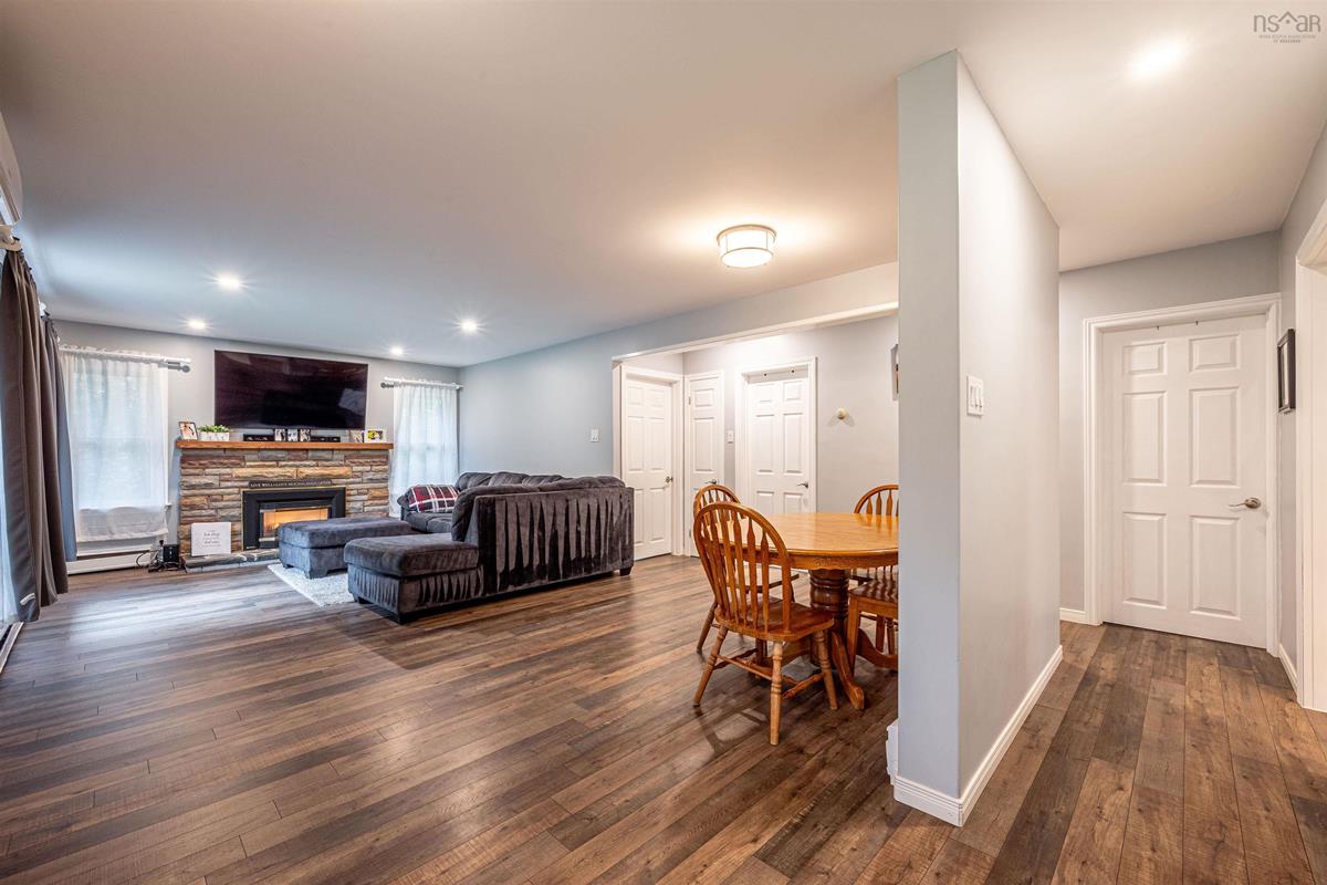 2719 Beaver Bank Road, Beaver Bank, (MLS® 202322102) RE/MAX nova