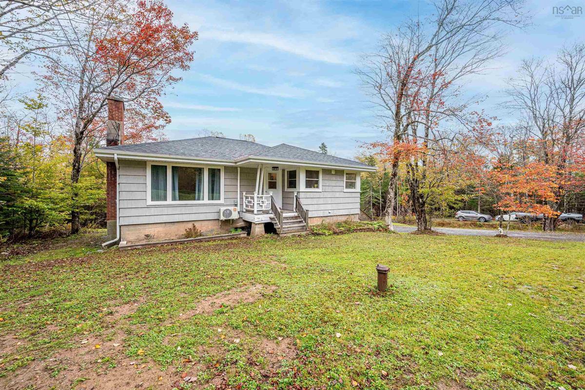 2719 Beaver Bank Road, Beaver Bank, (MLS® 202322102) RE/MAX nova