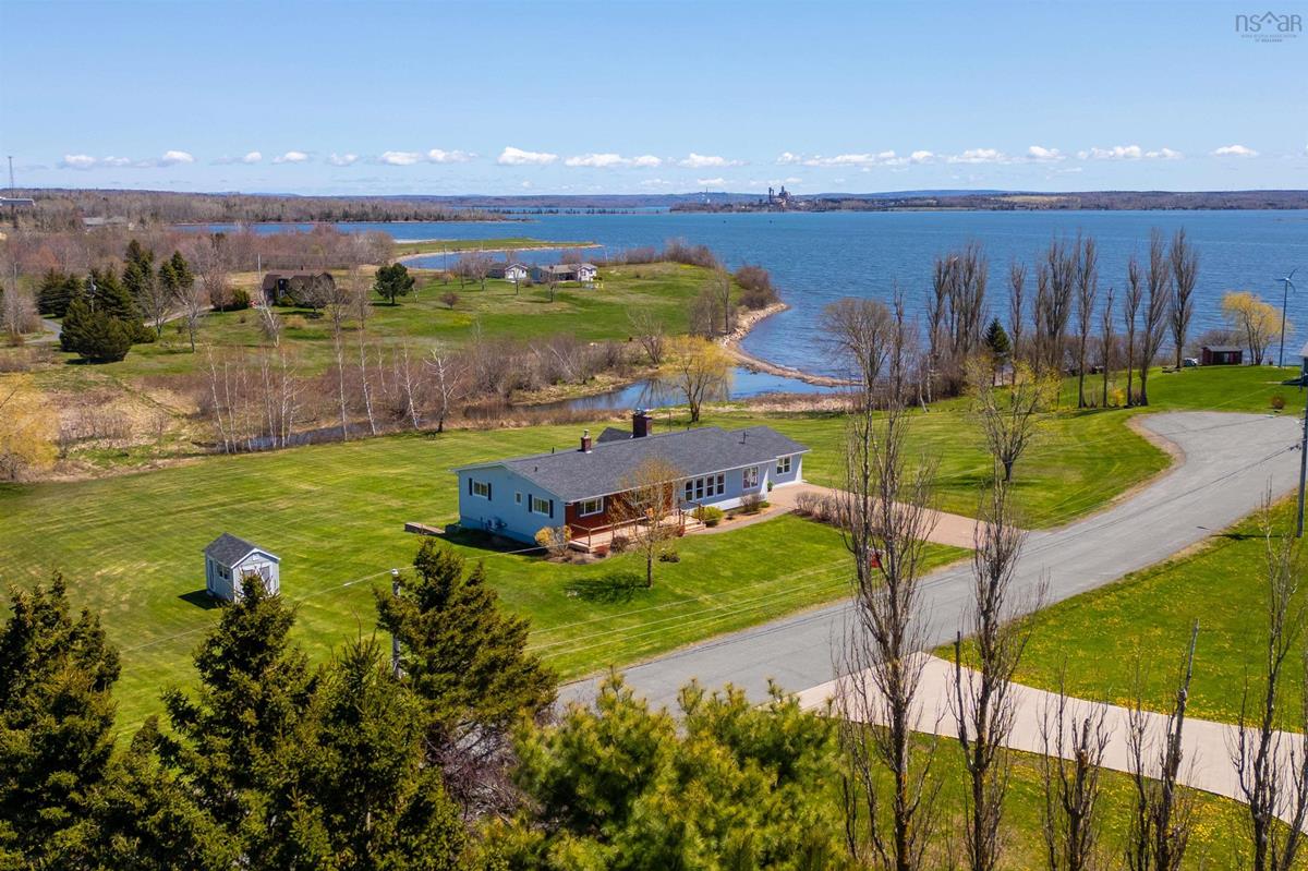 12 Lake Shore Drive, Lyons Brook, (MLS® 202410605) RE/MAX nova