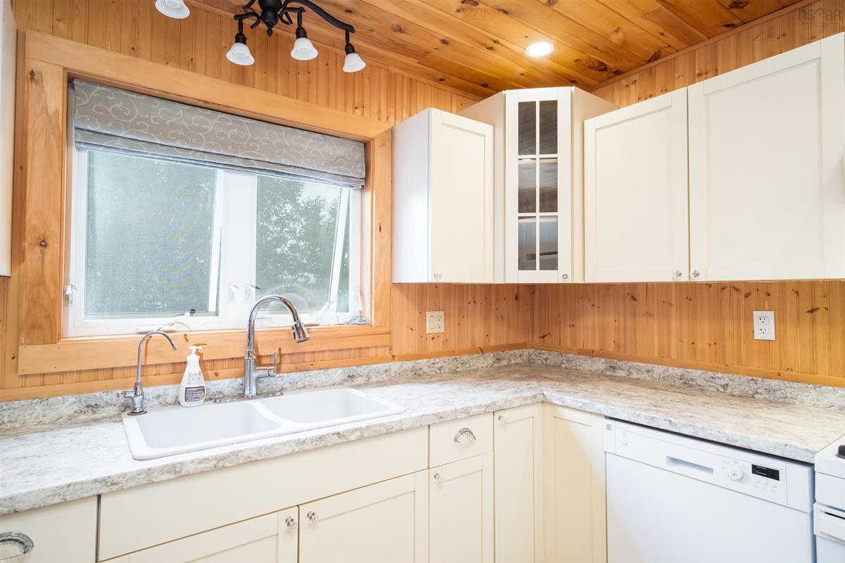 2811 Highway 395, East Lake Ainslie, (MLS® 202421747) RE/MAX nova