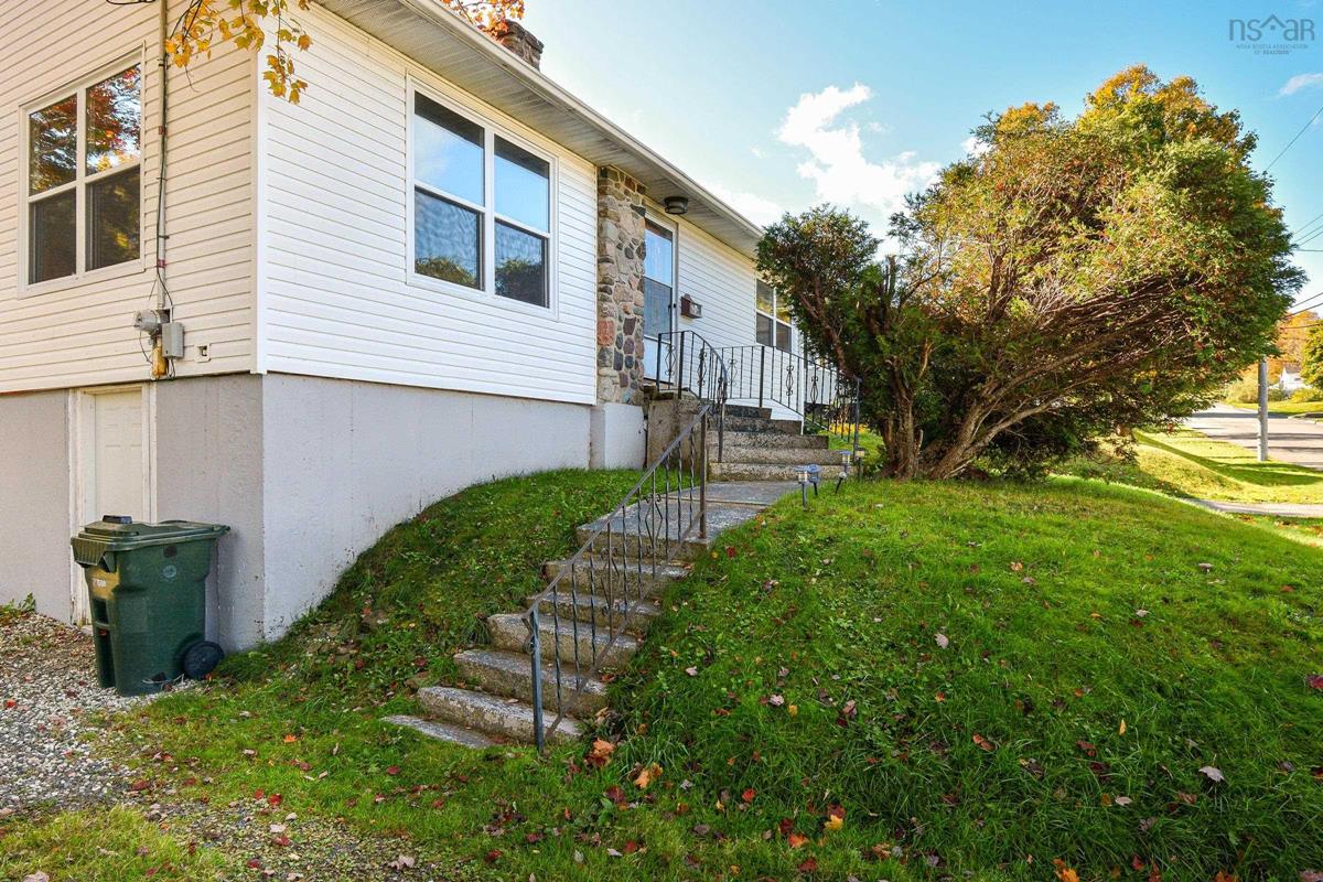 142 Kennedy Avenue, Sydney, (MLS® 202424973) RE/MAX nova