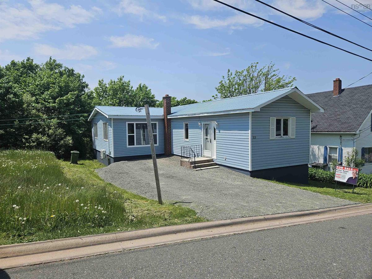 23 Mechanic Street, Springhill, (MLS® 202513919) REMAX NOVA
