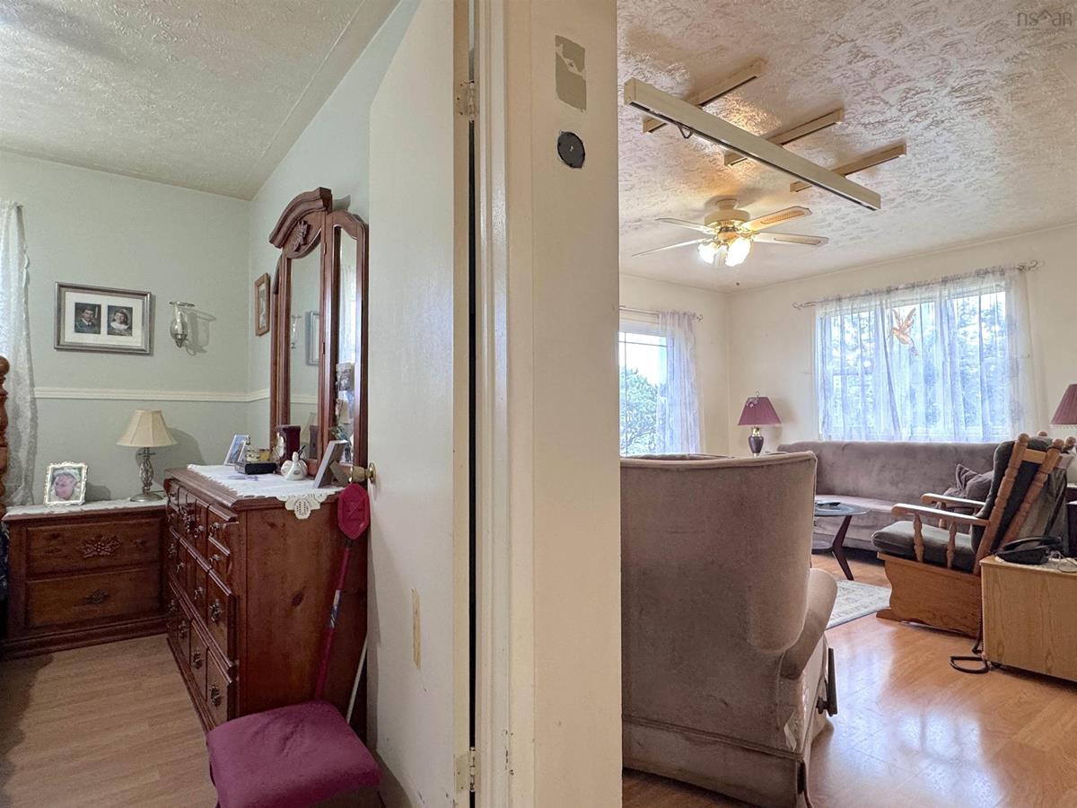  MLS ()